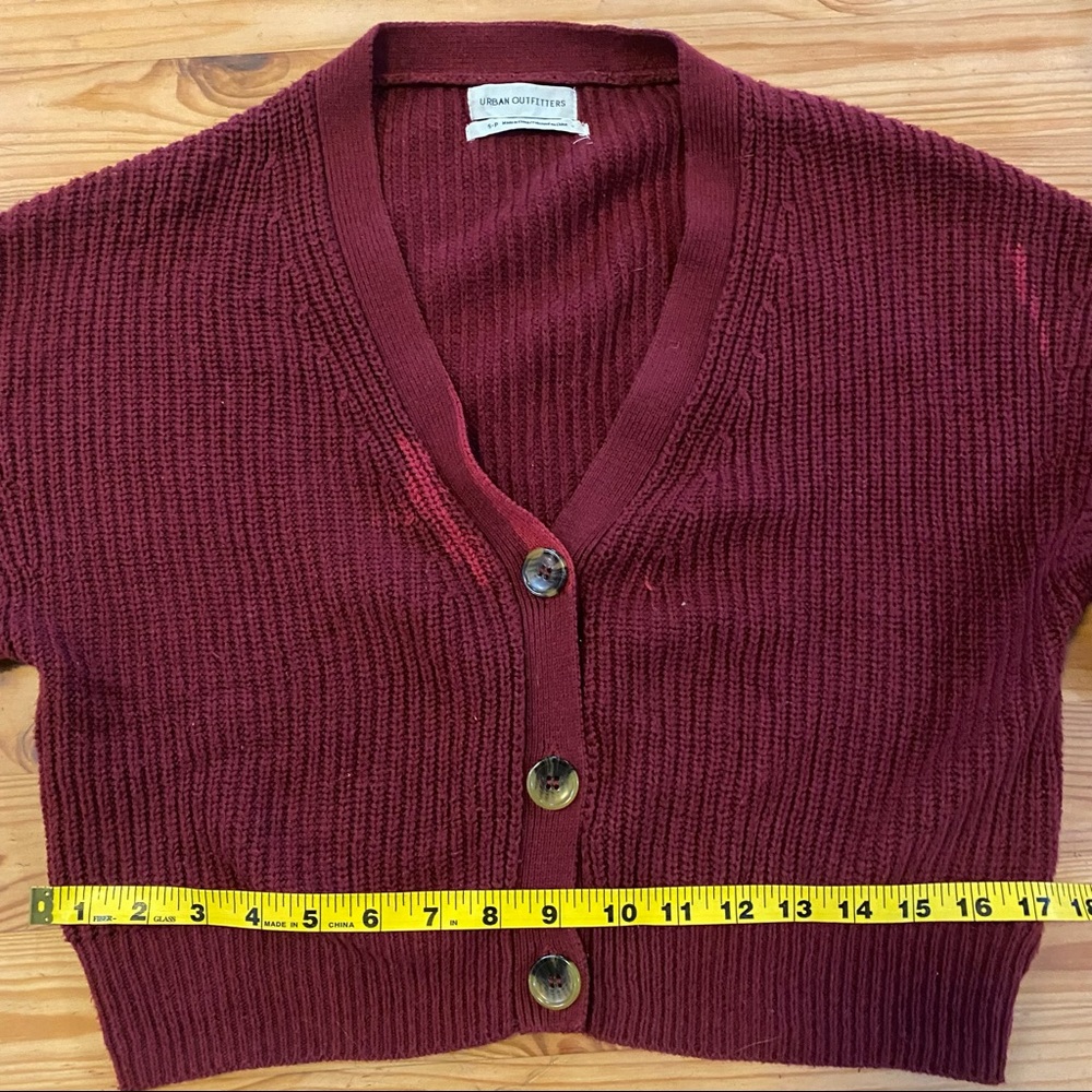 Urban Outfitters cropped discolored knit burgundy crop loose cardigan sweater - Picture 6 of 6